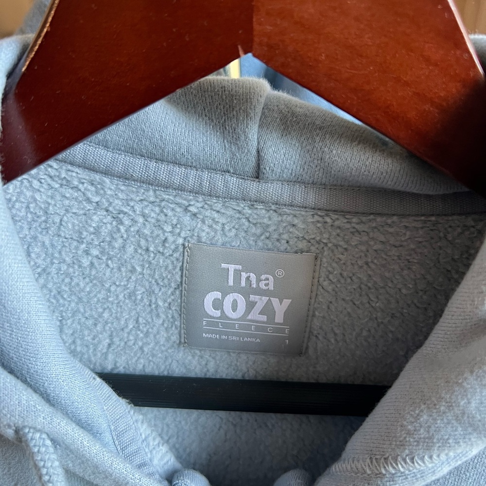 Aritzia zip up - Picture 2 of 2